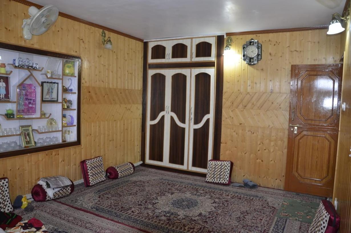 Mir Manzil Panzió Srīnagar Kültér fotó